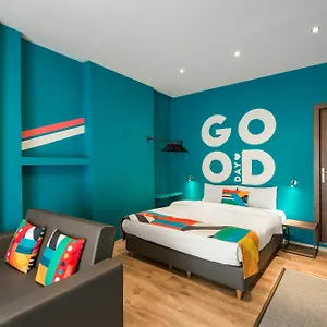 Colors Living Apartment